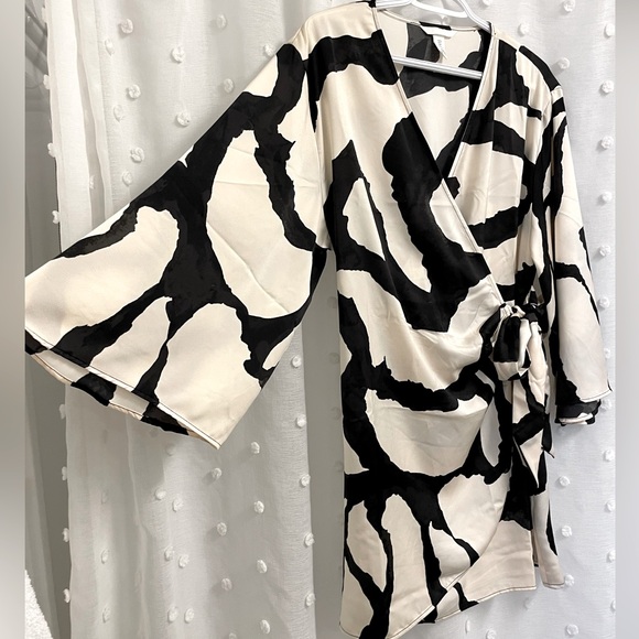 Long Sleeves Short Wrap H&M Dress - Picture 1 of 6